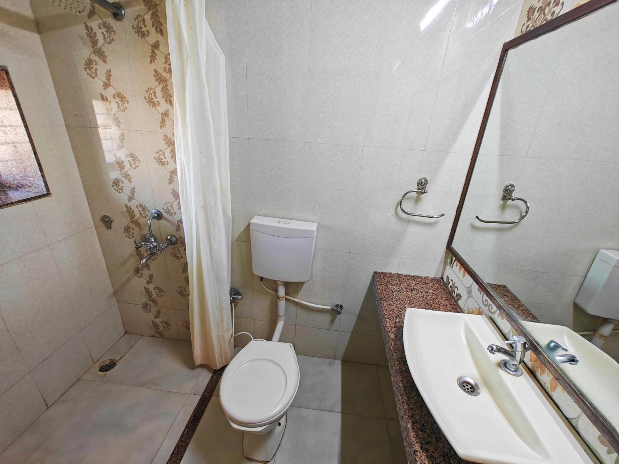 Hotel Saraswati Mount Abu Ngoại thất bức ảnh