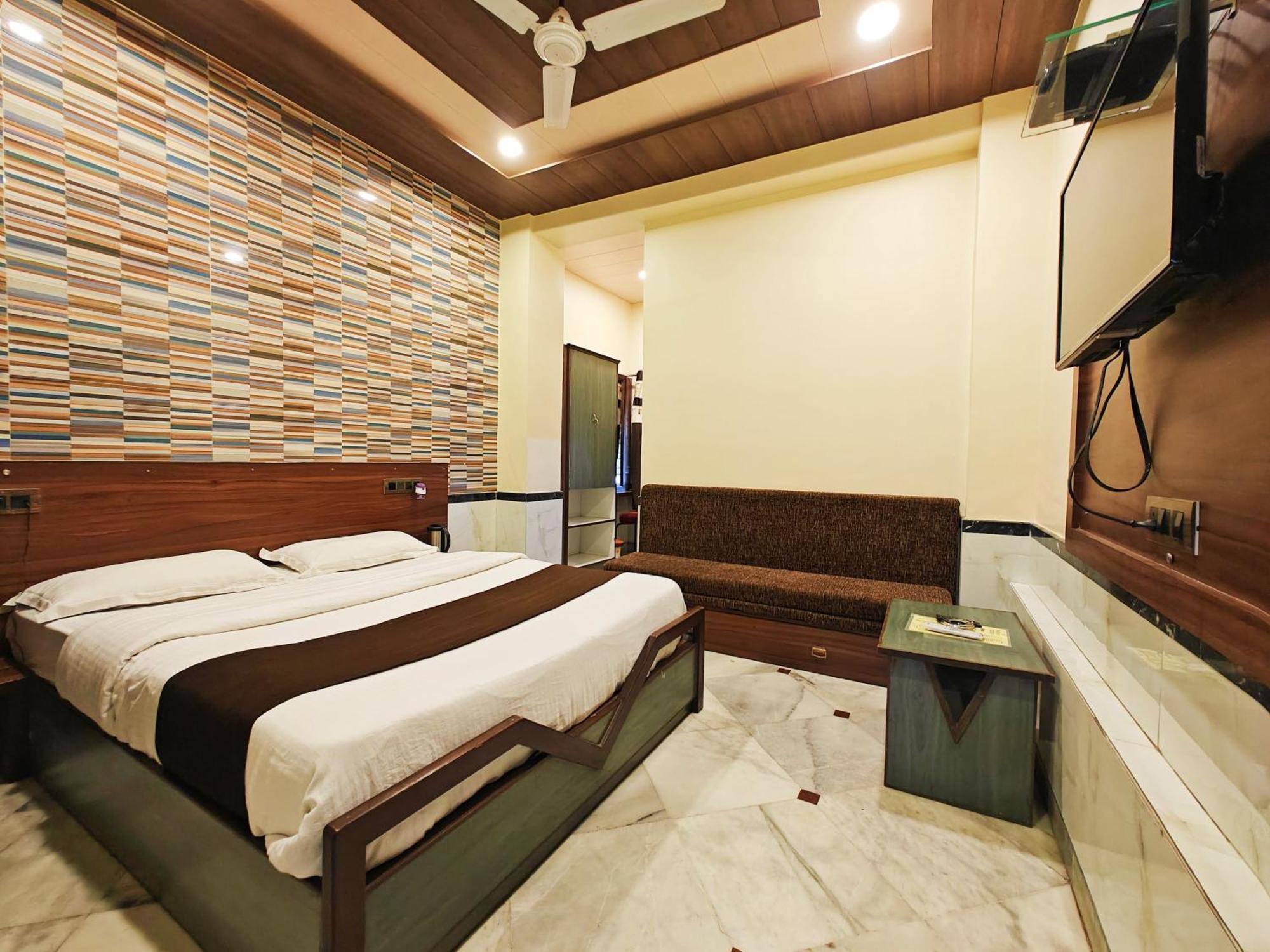 Hotel Saraswati Mount Abu Ngoại thất bức ảnh