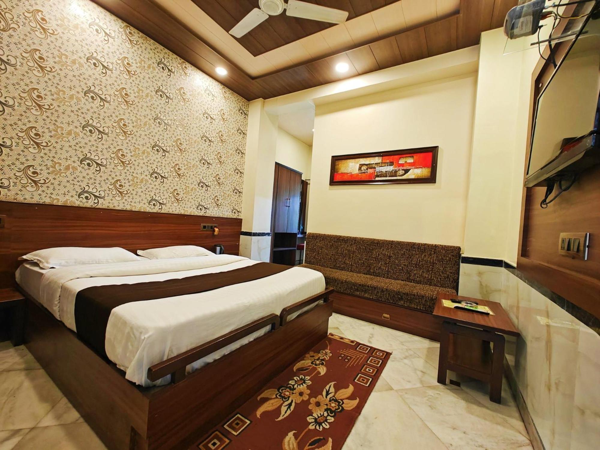 Hotel Saraswati Mount Abu Ngoại thất bức ảnh