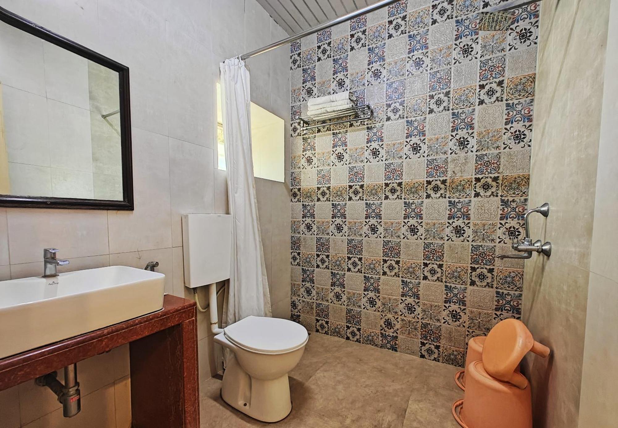 Hotel Saraswati Mount Abu Ngoại thất bức ảnh