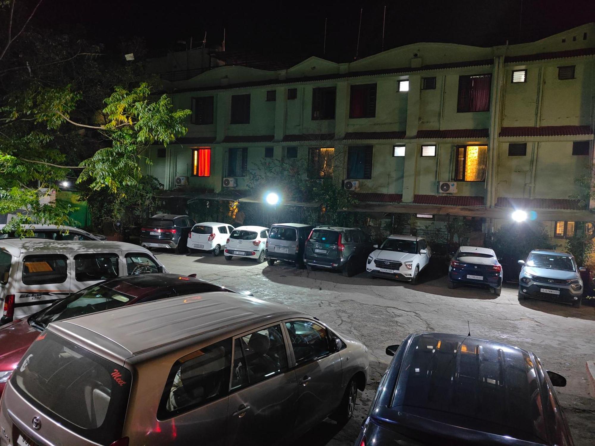 Hotel Saraswati Mount Abu Ngoại thất bức ảnh