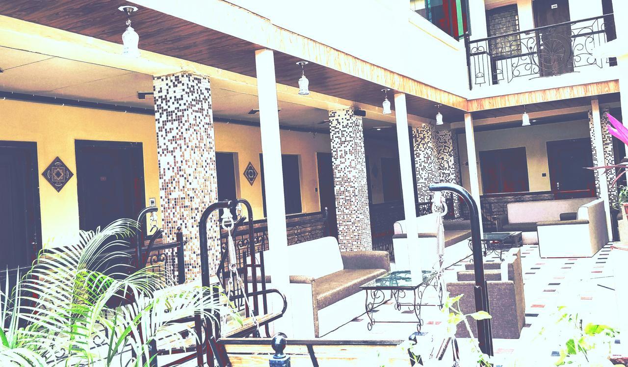 Hotel Saraswati Mount Abu Ngoại thất bức ảnh