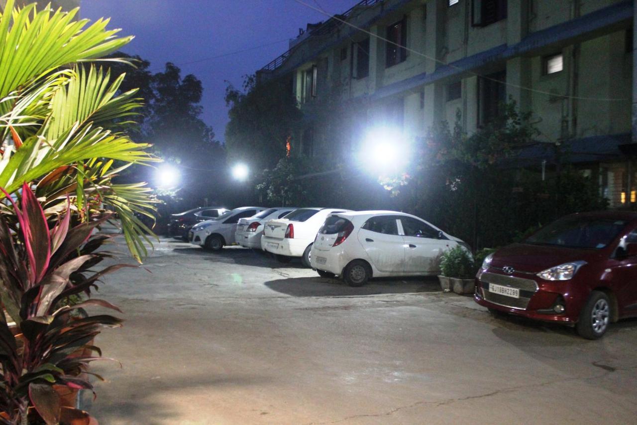 Hotel Saraswati Mount Abu Ngoại thất bức ảnh